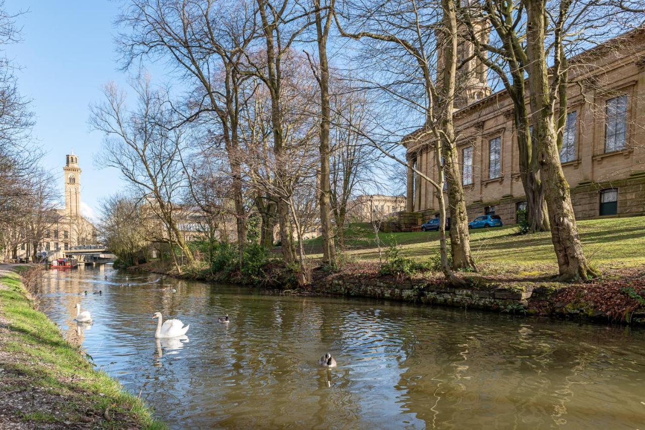 Riverside Balcony Apartment With Parking Just Minutes To Saltaire Шиплі Екстер'єр фото